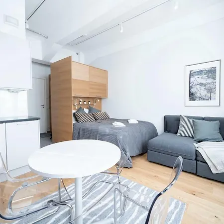 Huoneisto Hvc Apartments Toeoeloenkatu 15 *